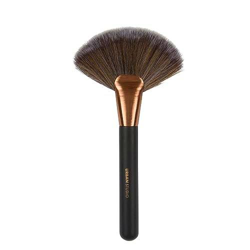 CALA. Brochas de maquillaje DELUX FAN BRUSH